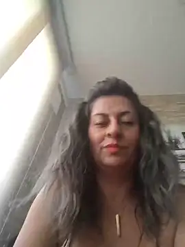 Show de Latiinvenushot na webcam