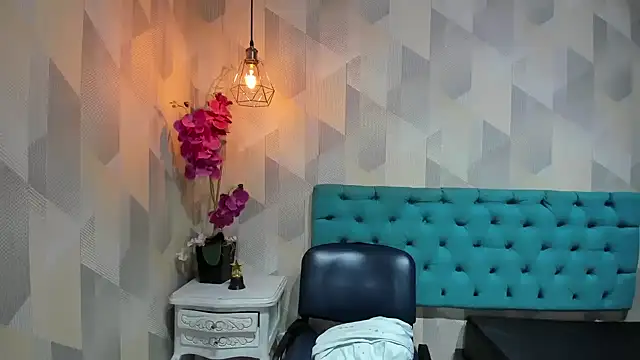 XXX chat uživo modela LindaBreeS