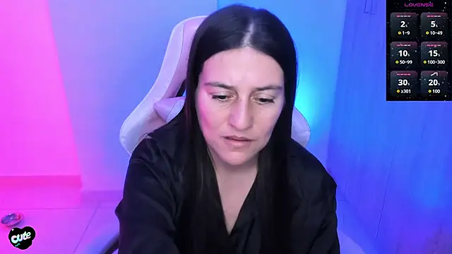 Saskyaa Chat XXX live