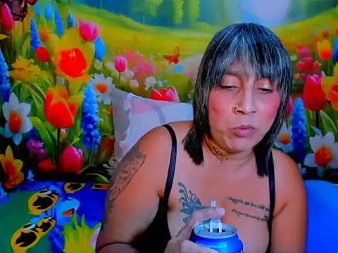 Chat +18 de indianroxy ao vivo