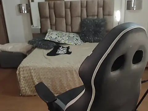 Ashboy_1's Live XXX Chat