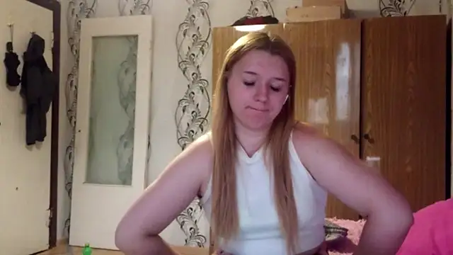 RaeannRoewe Webcam Show