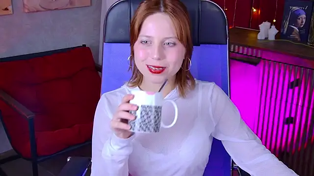 VivienneHebert élő XXX-chatje