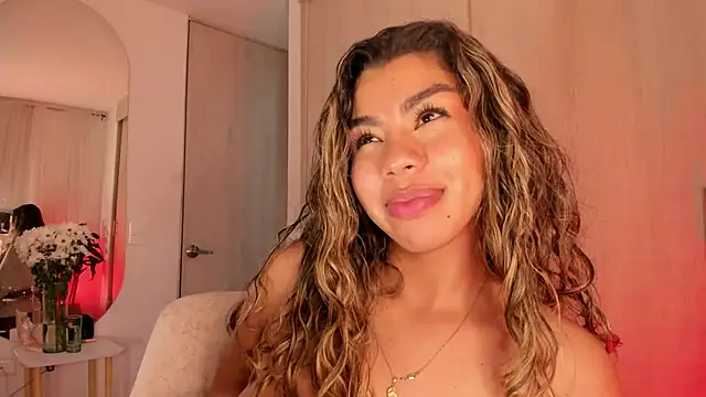 Melina_Ferrer1 Adlı Modelin Canlı XXX Sohbeti