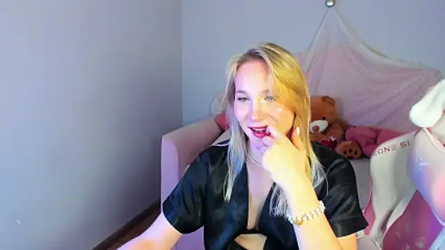ElaraVoltage Obrolan Langsung XXX