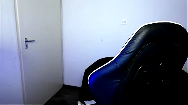 ShyHotNerd's Live XXX Chat