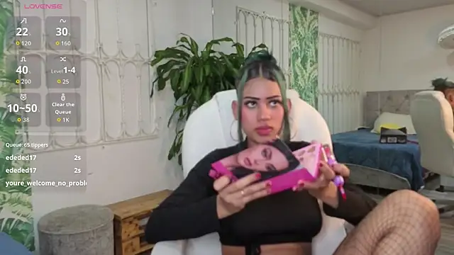 baby_julieta00's Live Chat Room