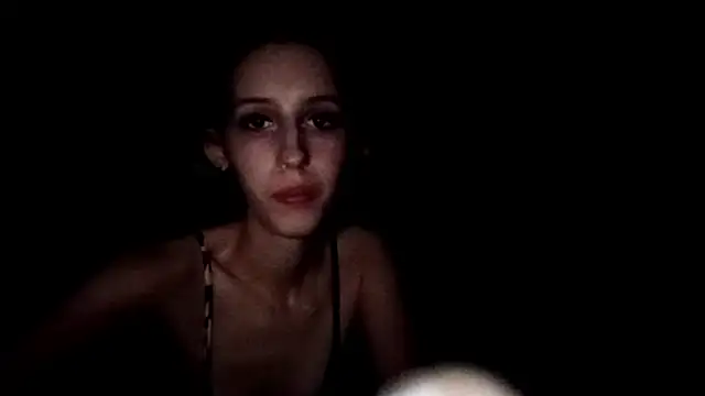 XXX chat uživo modela SirenFrost