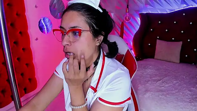Roxanne_Han's Webcam Show