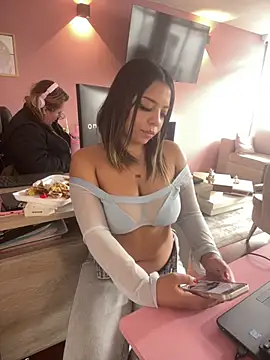 AdaPink_'s Webcam Show