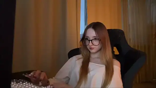 Sunshine_Kira Webcam-Show
