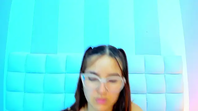 XXX chat uživo modela teresasroom_
