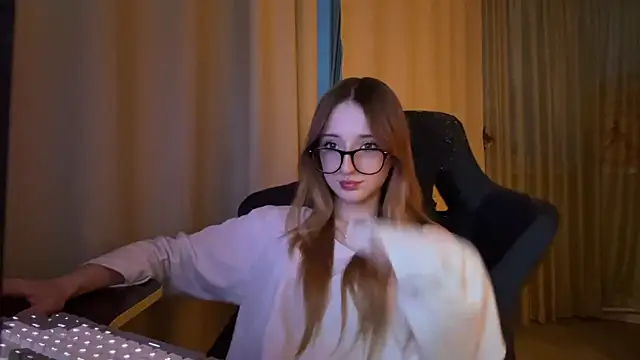 Sunshine_Kira Webcam show