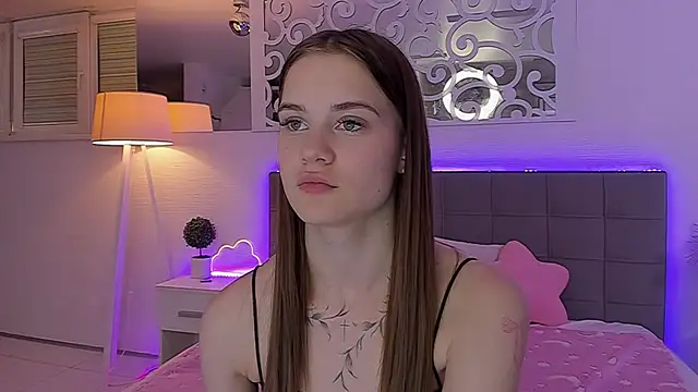 LuisaClover Chat XXX live