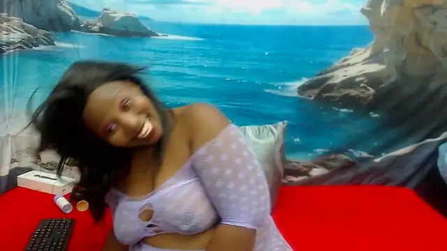 JUICYASSxxx élő XXX-chatje