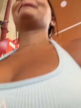 Irina_Velvett élő XXX-chatje