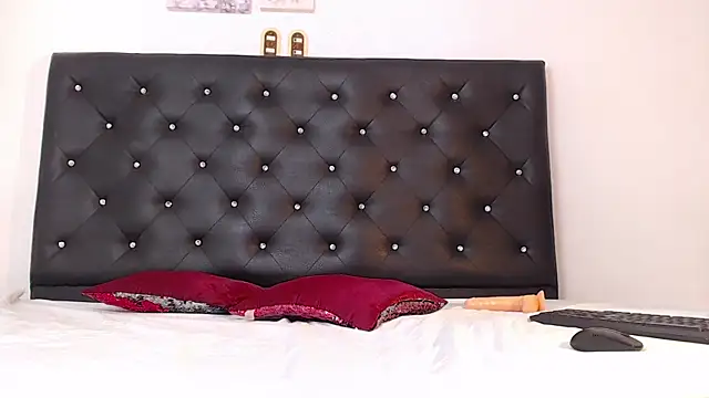 Онлайн чат XXX MidnightBella_