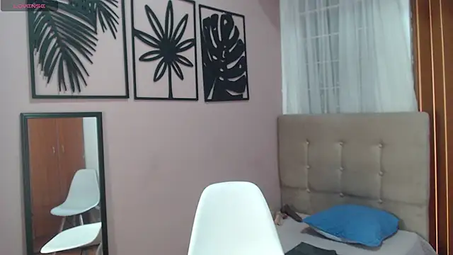 amara_rousse1's Live XXX Chat