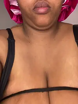 BlessingsXO Adlı Modelin Canlı XXX Sohbeti