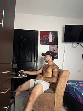 Czat XXX na żywo – Kenny_romano