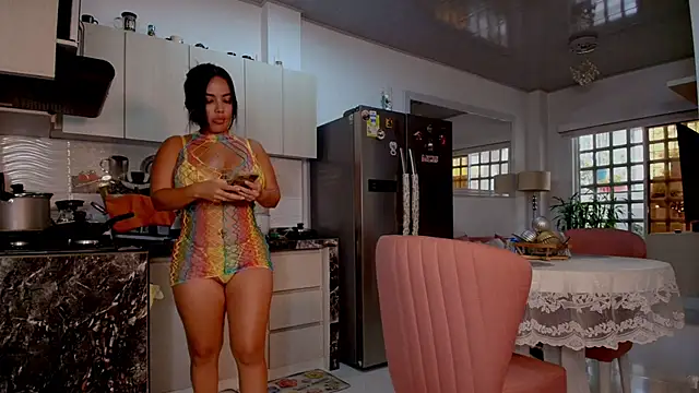 Chat +18 de Serafina_del_Mar__ ao vivo