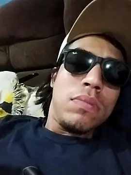 AlexAlejandro13 现场XXX聊天