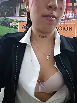 Czat XXX na żywo – JULIETH__05