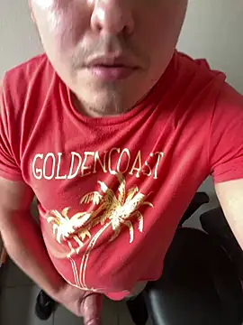 Gusta_bi live XXX chat
