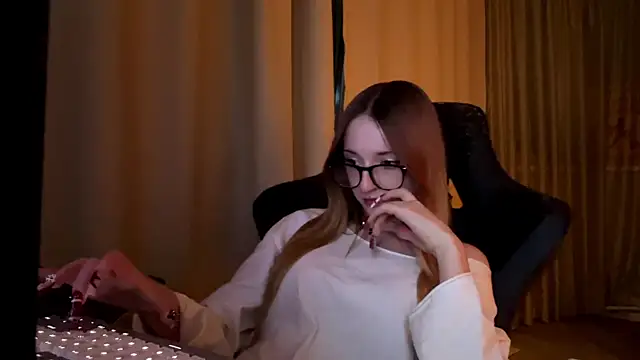 Sunshine_Kira Webcam-Show