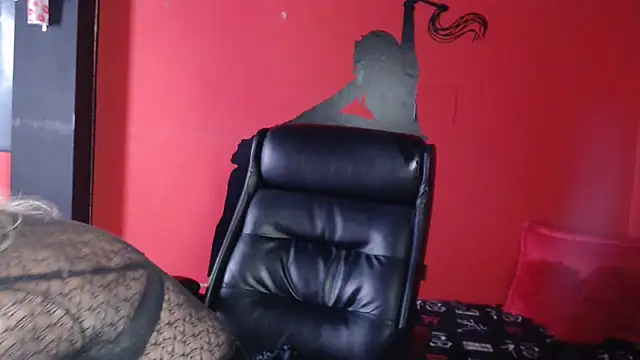 Czat XXX na żywo – KLOE_PIELL