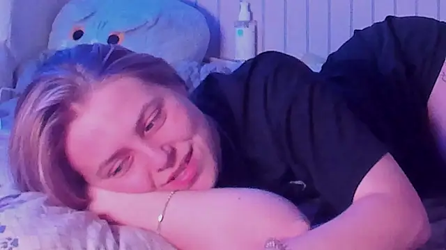 Онлайн чат XXX AngelAnty