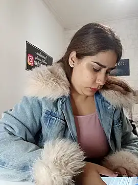 nahiarabiel33's Live XXX Chat