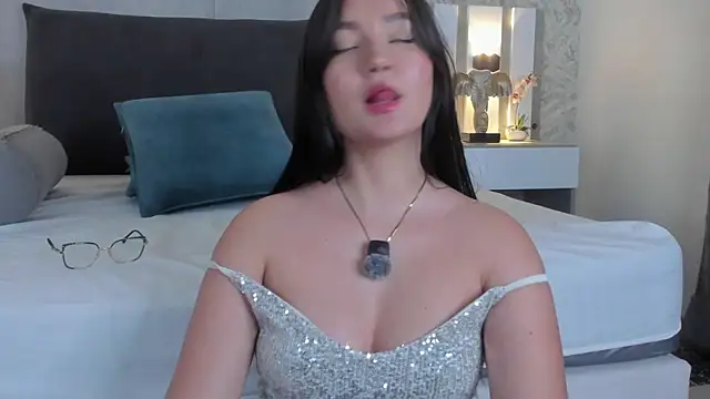 Vaalentina_Lux Adlı Modelin Canlı XXX Sohbeti