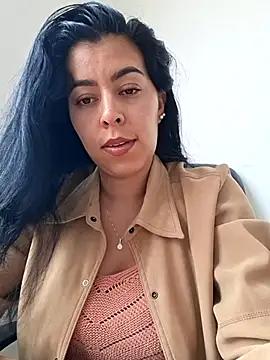 Luianna XXX чат на живо