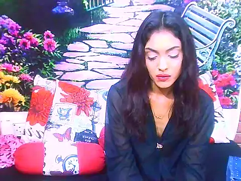 IndianPretty14u2Luv Chat XXX in diretta