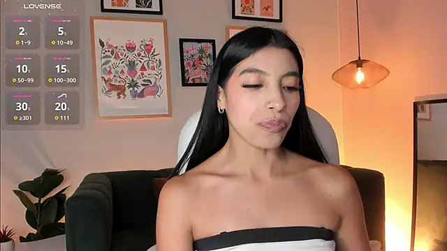Tiffany_Low লাইভ XXX চ্যাট