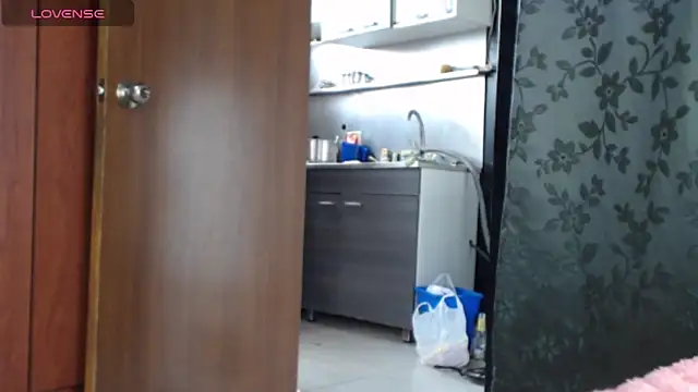 miia-big1boobs_ Adlı Modelin Canlı XXX Sohbeti
