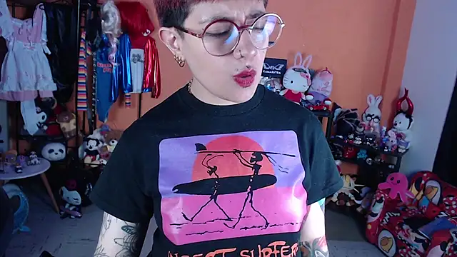 MissMiia2 élő XXX-chatje