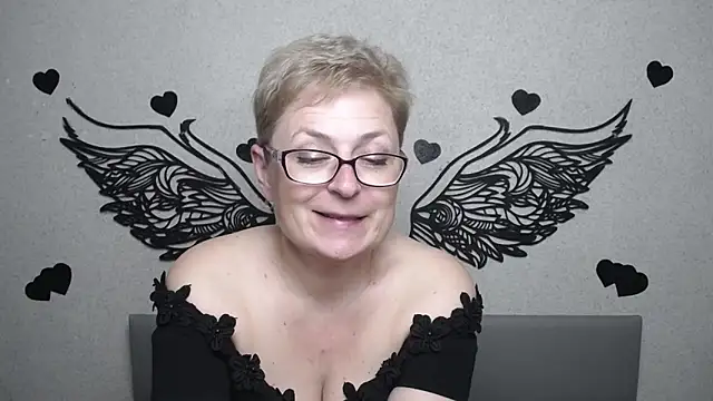 EmiliaGree's Live XXX Chat