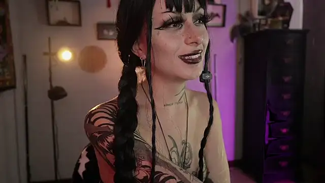 XXX chat uživo modela insania_9999_