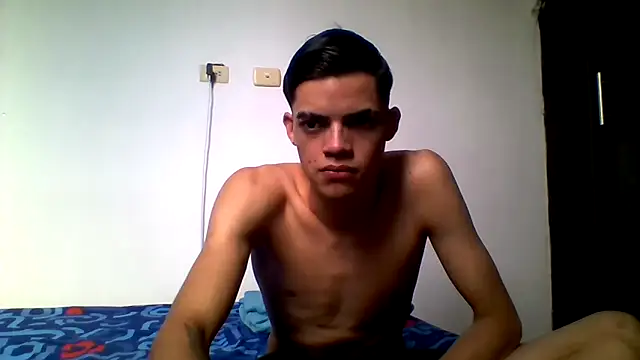 Pertunjukan Kamera Web Latinos_2001