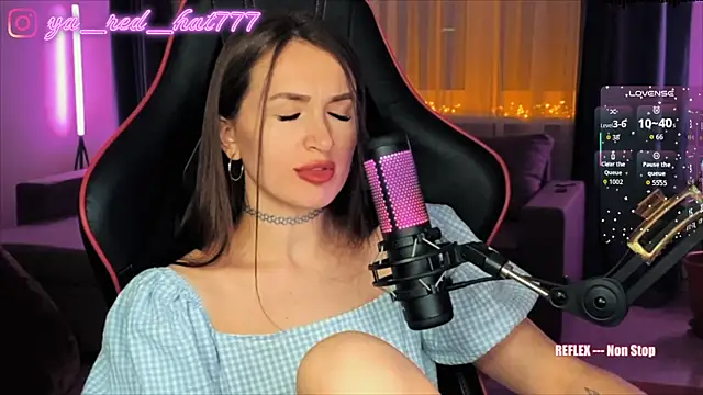 -RED_HAT- Live XXX-Chat