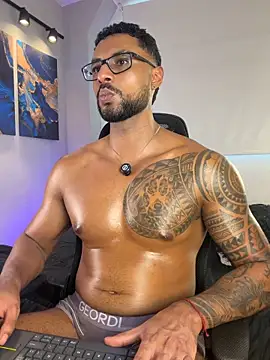 XXX chat uživo modela LiamGarcia1