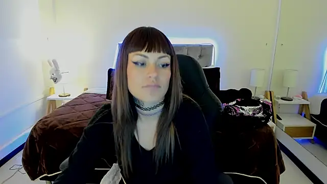 Kim_Jeins666_ élő XXX-chatje