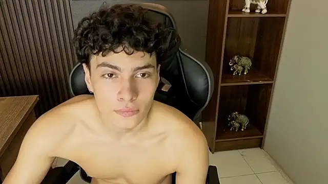 Esteban_Firen Live XXX chat