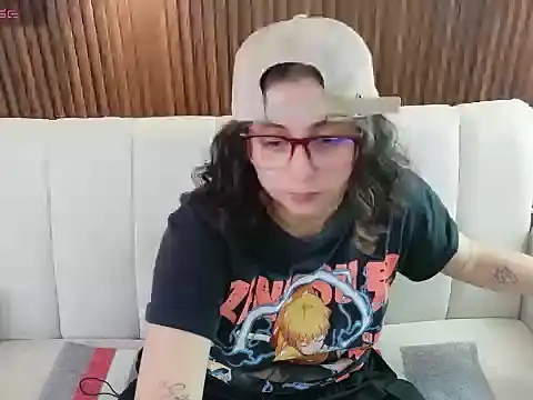 feelena_mysoull Chat XXX live