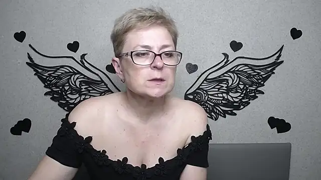 EmiliaGree Live XXX Chat