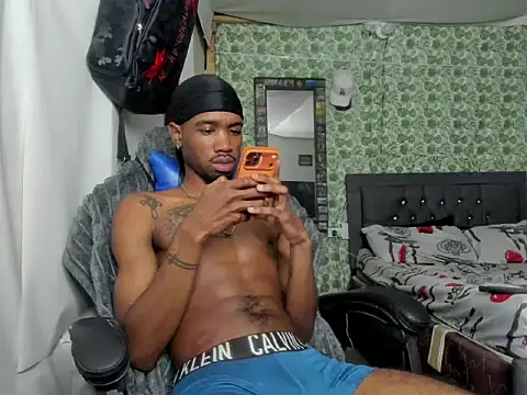 Kofi_exotic_2 webkamerás műsora