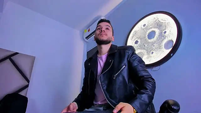 mike_257: απευθείας συνομιλία ΧΧΧ