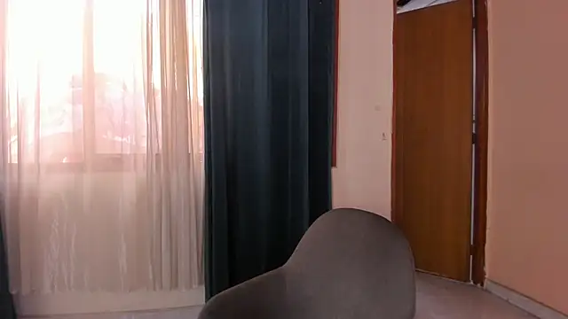 naomy_ruiz_ 即時 XXX 聊天